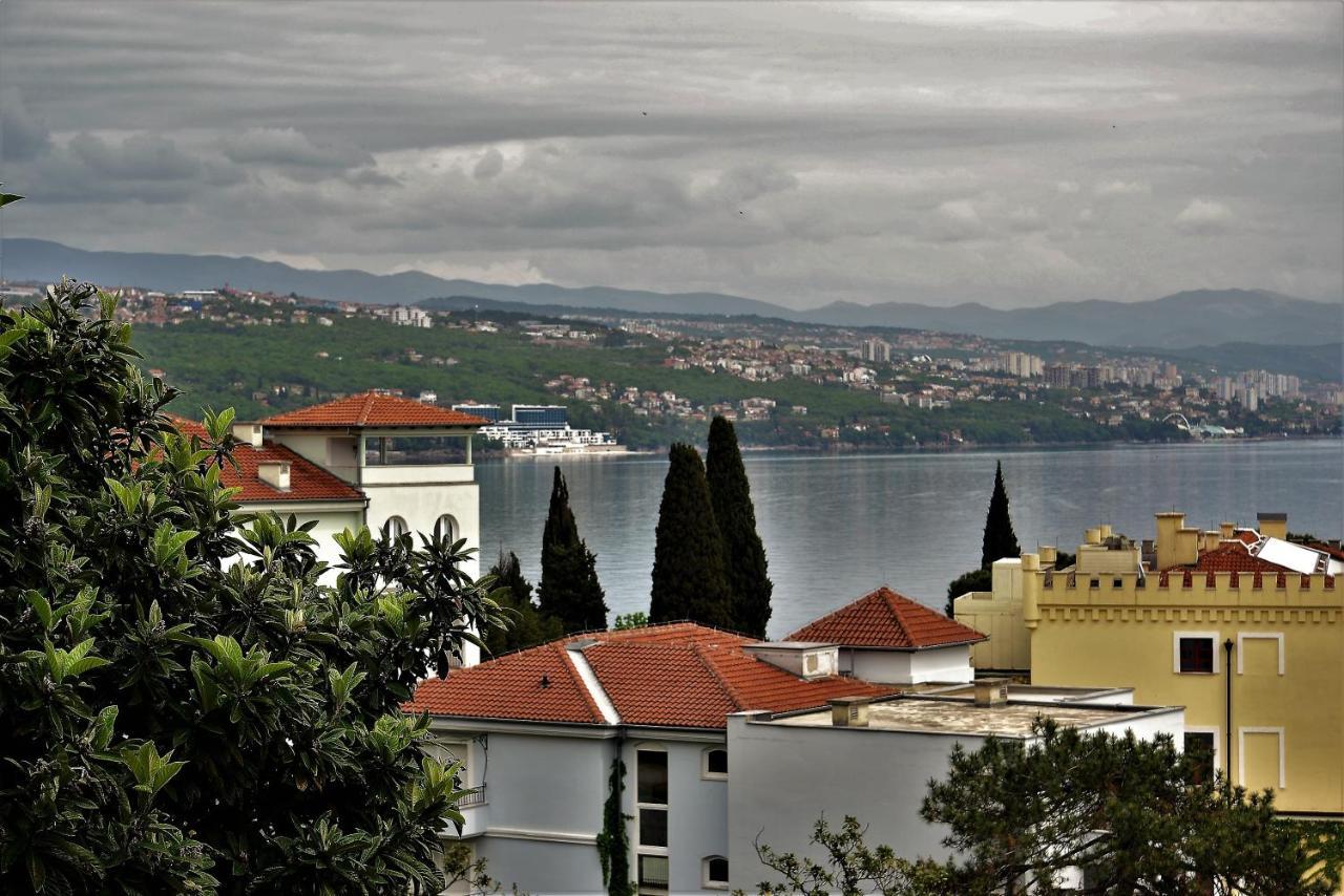 Apartment Zdenka - 100 M From The Beach Opatija Zewnętrze zdjęcie