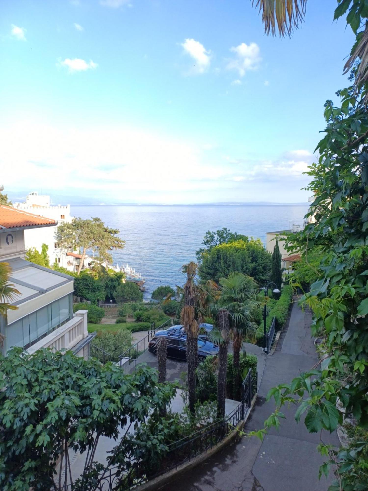 Apartment Zdenka - 100 M From The Beach Opatija Zewnętrze zdjęcie
