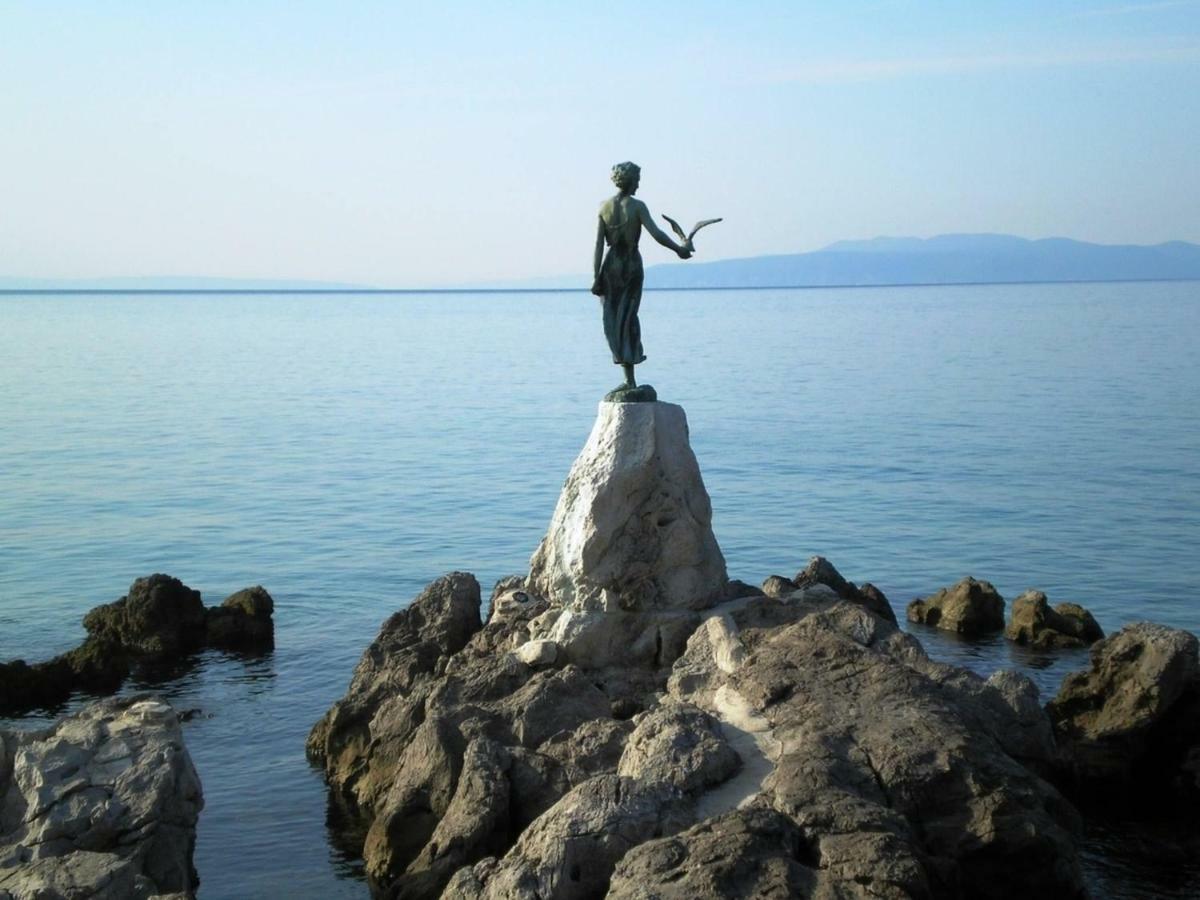 Apartment Zdenka - 100 M From The Beach Opatija Zewnętrze zdjęcie